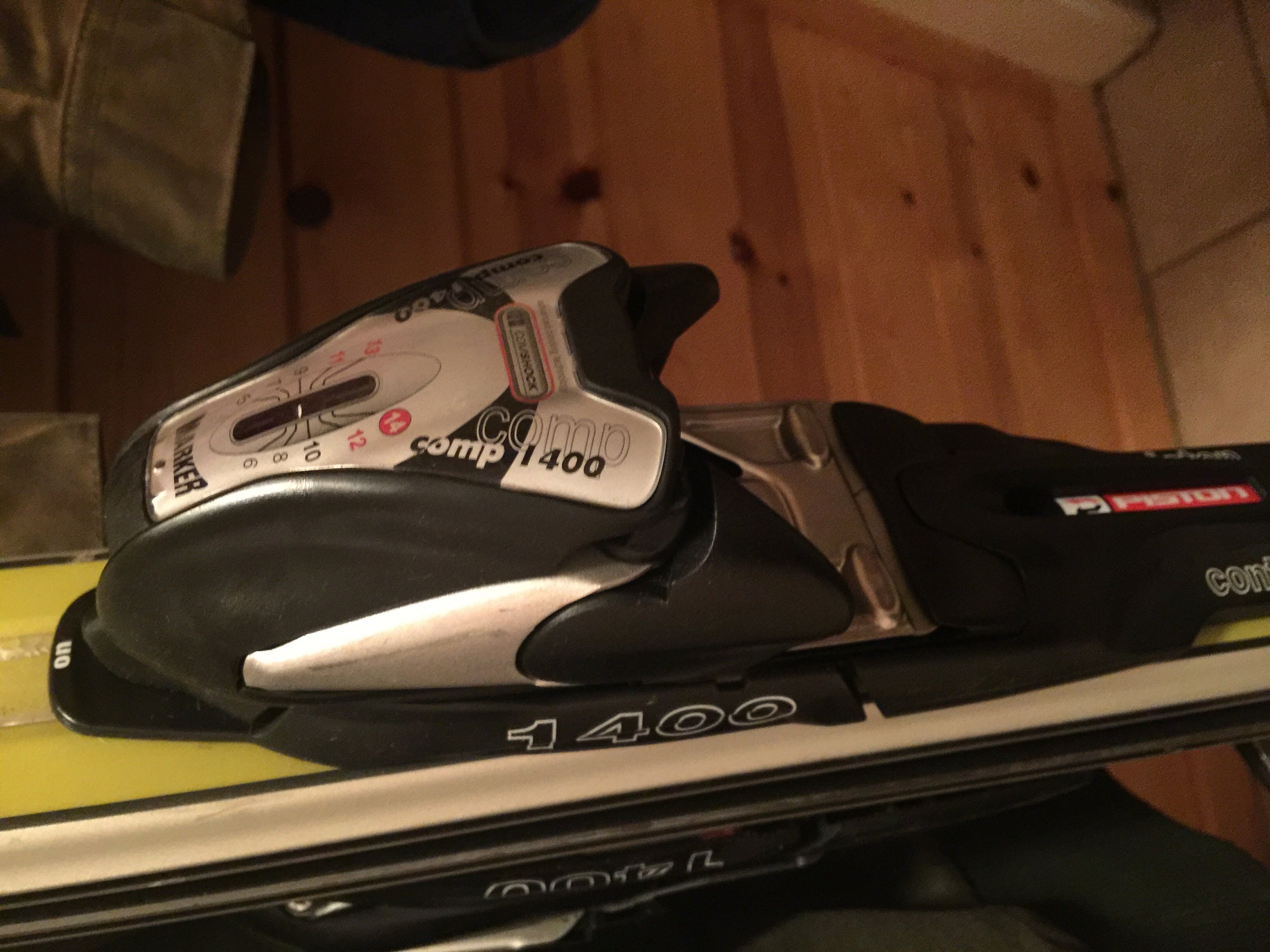 Older ski bindings from Marker that are not indemnified