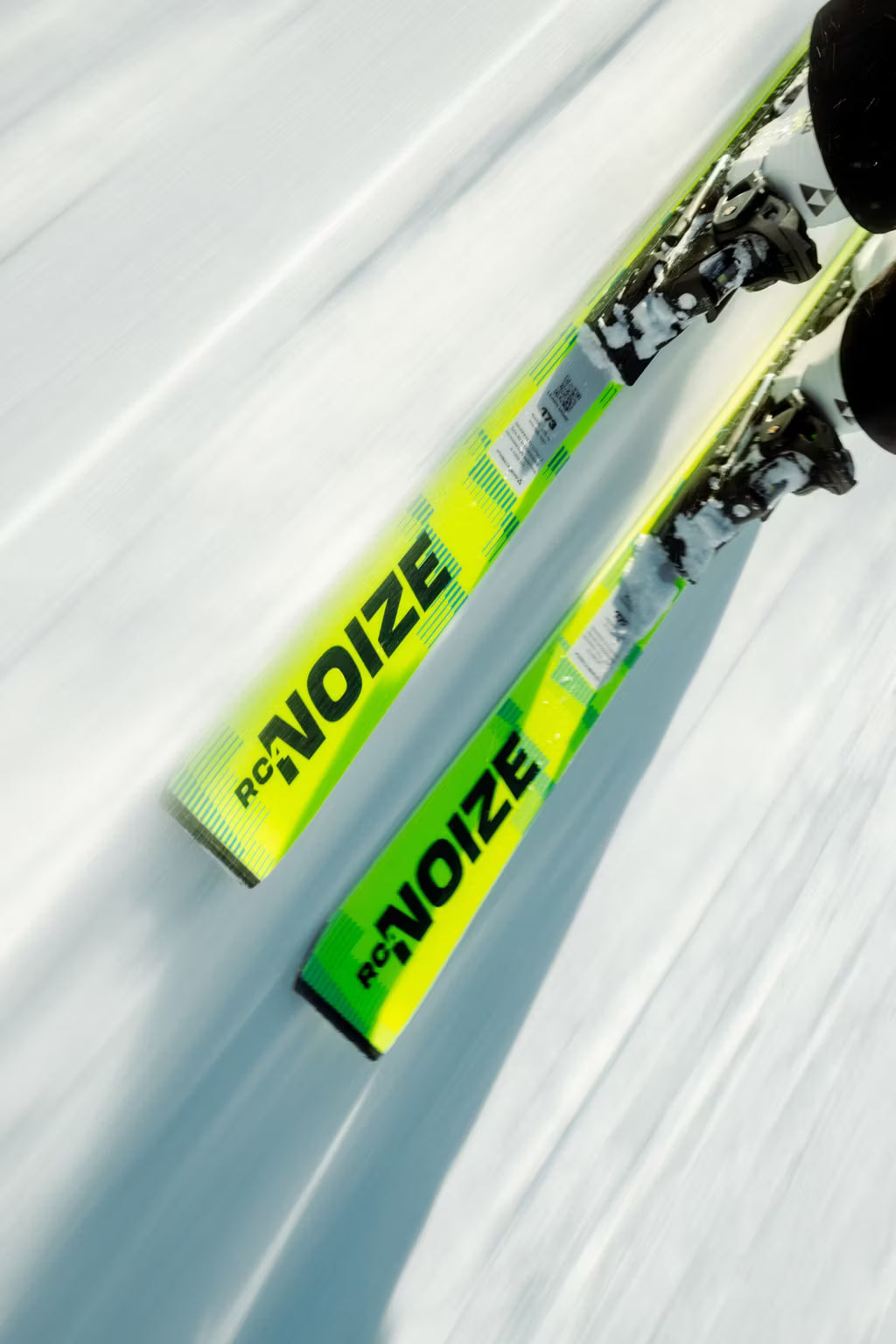 Fischer RC4 Noize Skis 2026 Tail on snow