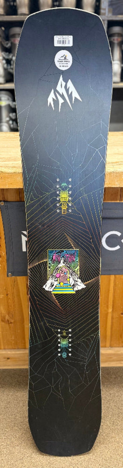 【美品】JONES Mountain Twin Snowboard 154 Jones Mountain Twin Demo Snowboard - 154 cm